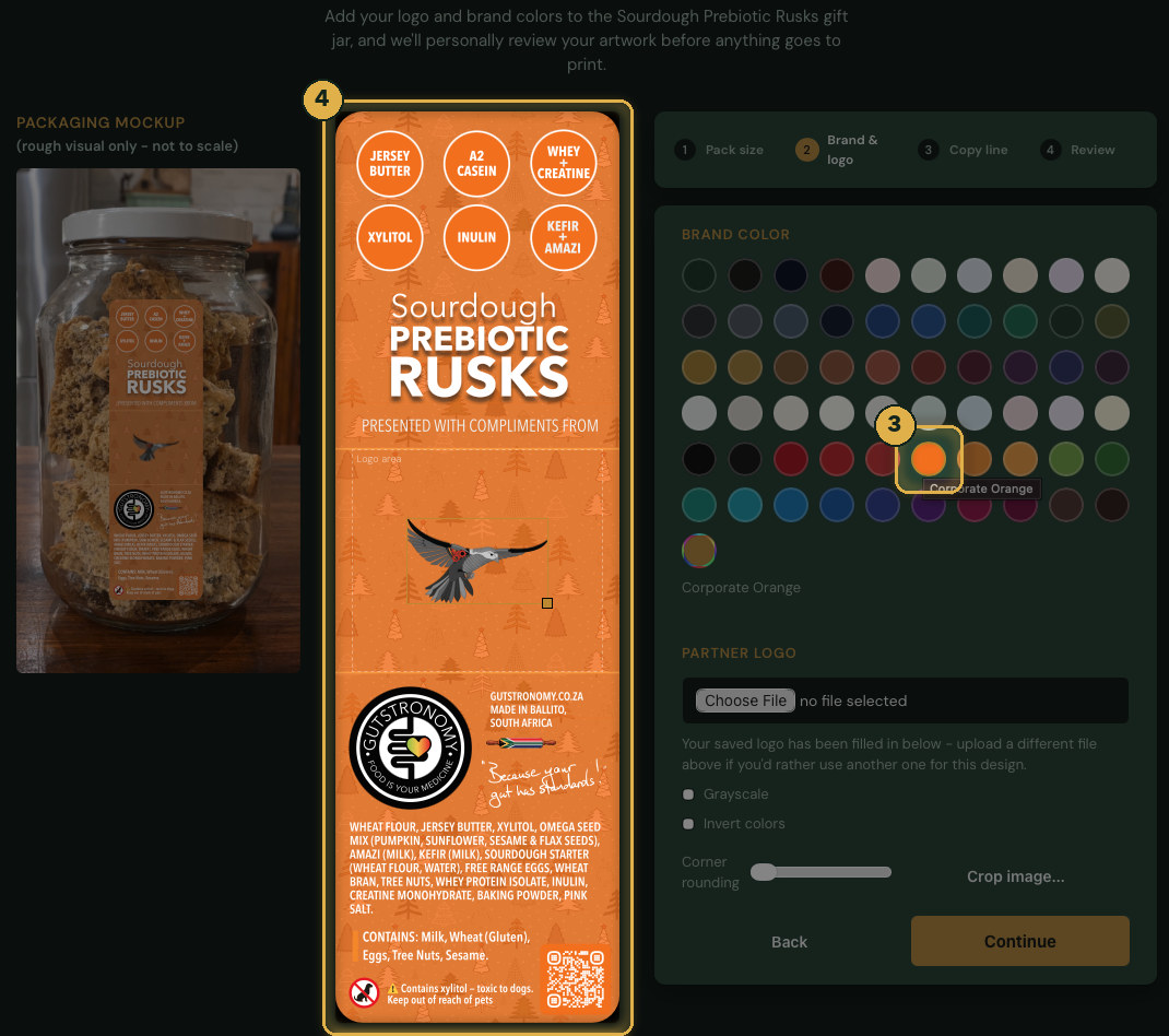 One tap recolours the whole label. Numbered gold highlights mark the parts described.